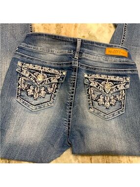 Wallflower Embroidered Back Pocket Blue Jeans